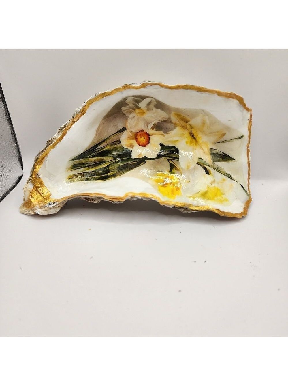 DECOUPAGE HUGE OYSTER SHELL - Picture 3 of 5